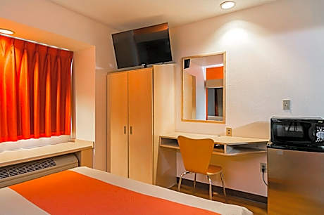 Queen Room - Disability Access