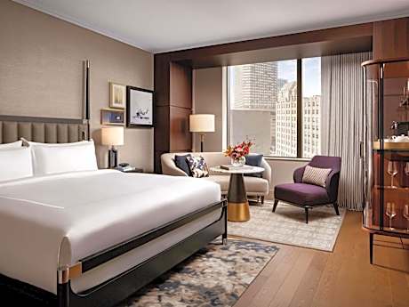 Deluxe King Room with Rain Shower - Mobility Access