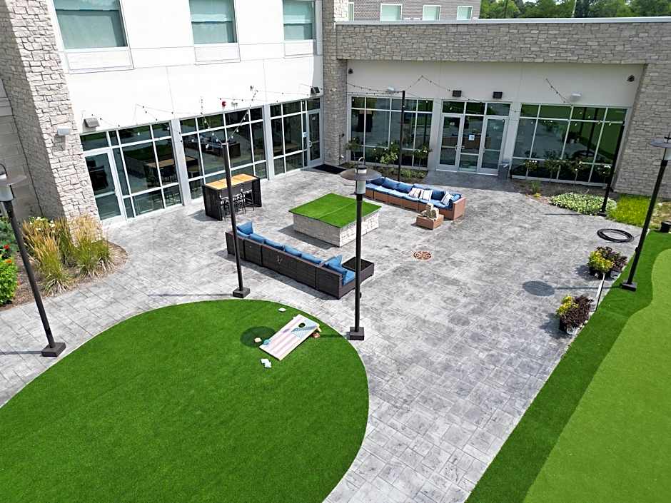 Holiday Inn Express & Suites Chicago Schaumburg By IHG