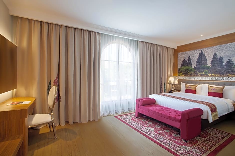 Ramada Suites By Wyndham Solo