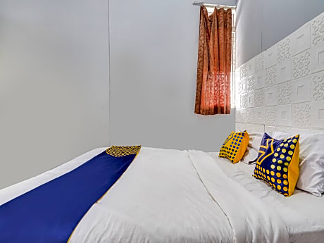 SPOT ON Room without Air Conditioning