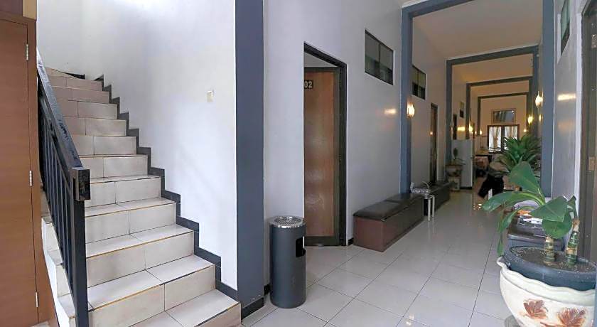 RedDoorz Plus near Undip Tembalang