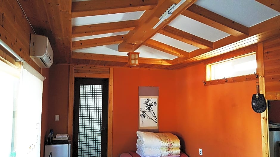 In-Yeon Hanok Guesthouse