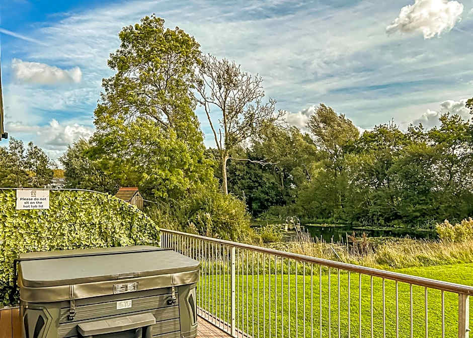 Flaxton Meadows Luxury Lodges