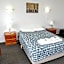 Holbrook Town Centre Motor Inn
