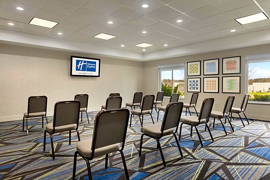 Holiday Inn Express Hotel & Suites Opelika Auburn By IHG