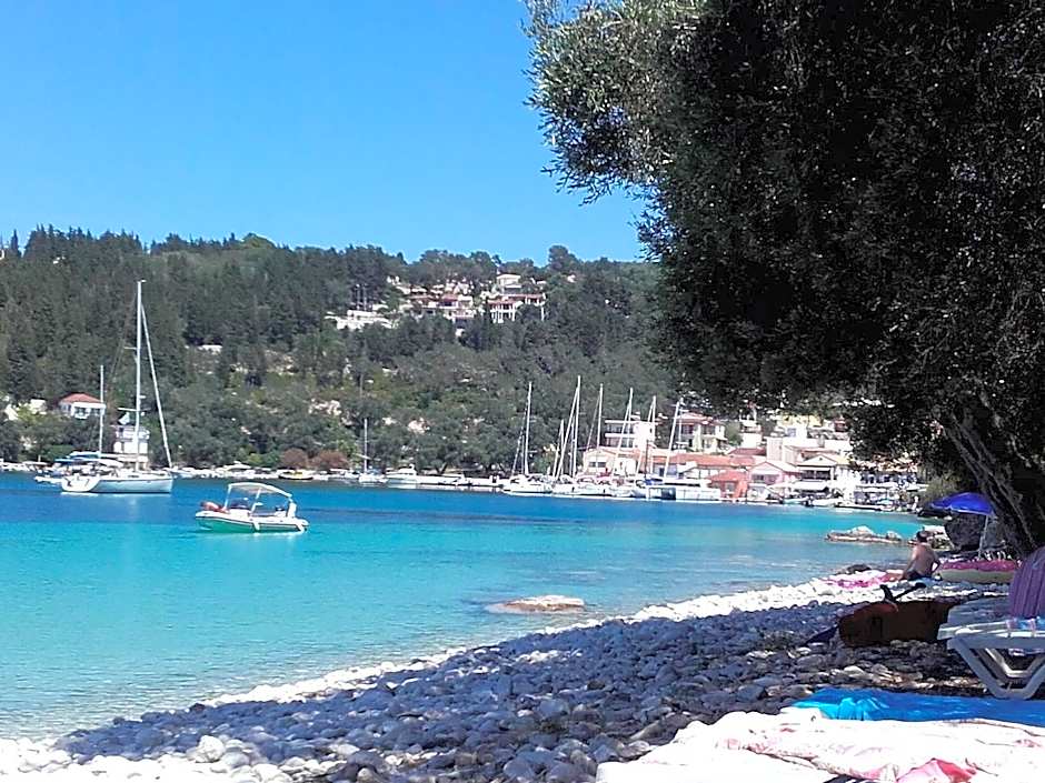 Amfitriti Hotel & Studios