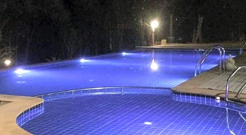 Baanwangnamkeaw Lodge