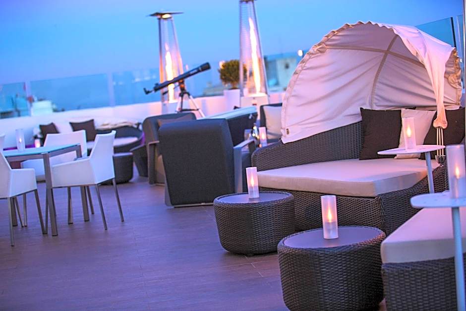 Renaissance by Marriott Izmir Hotel