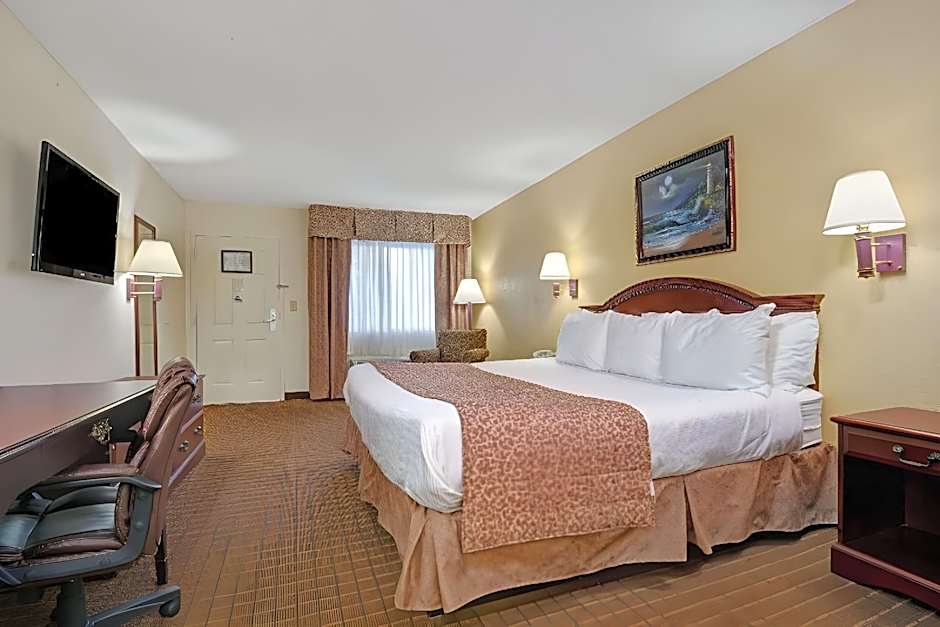 Travelodge by Wyndham Montgomery East