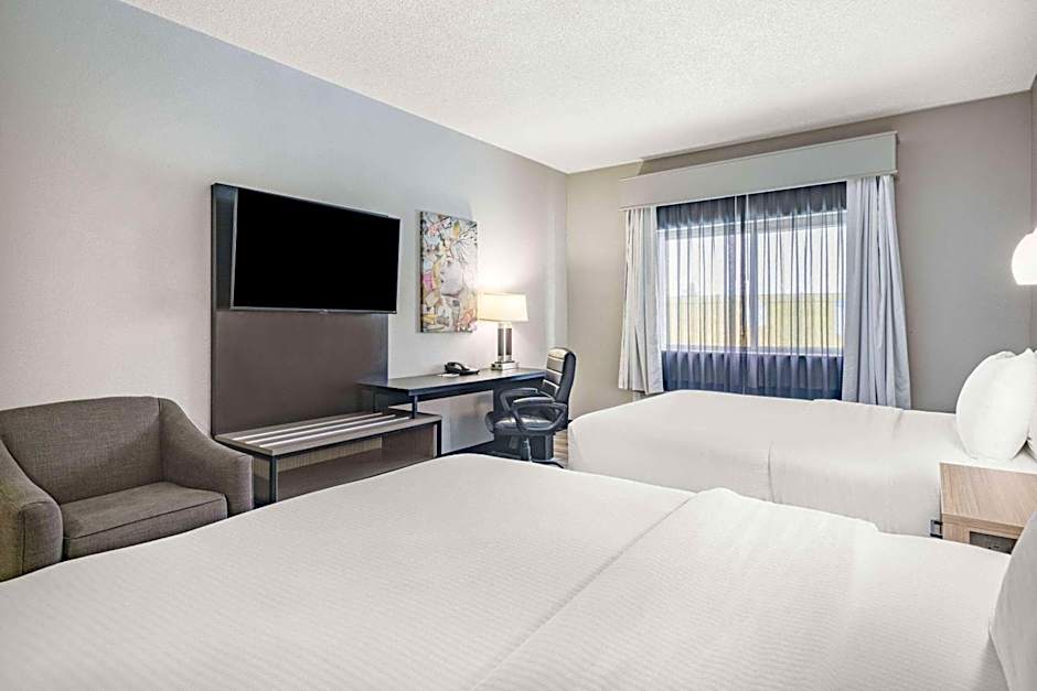 La Quinta Inn & Suites by Wyndham Evansville