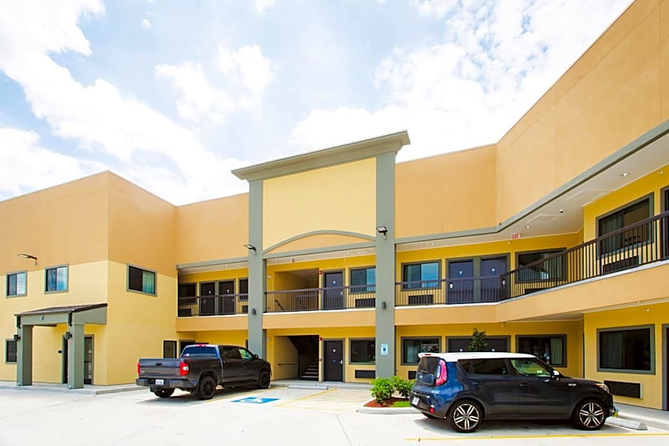 Scottish Inn & Suites