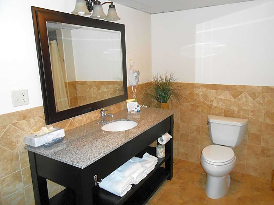AmericInn by Wyndham McAlester