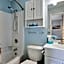5 stars Peaceful Condo - 7 min walk to the beach