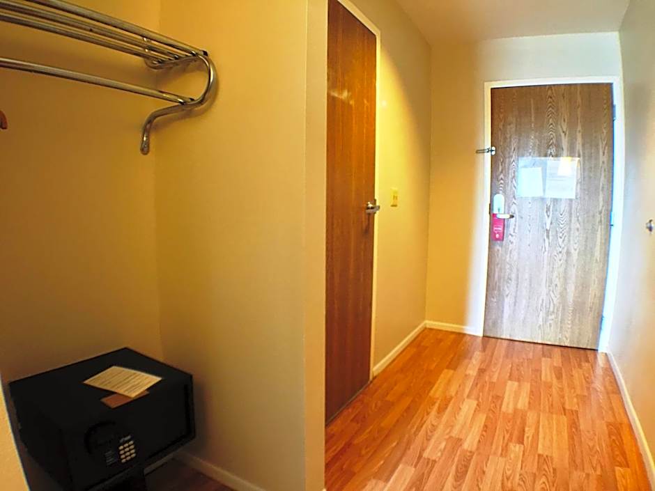 Super 8 by Wyndham Canandaigua