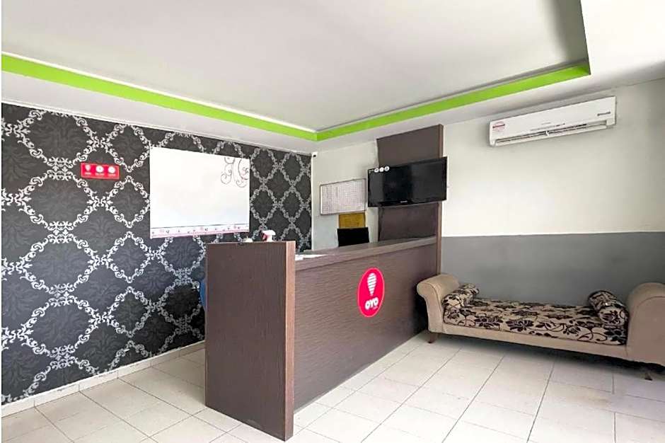 OYO 90324 Muar Station Hotel