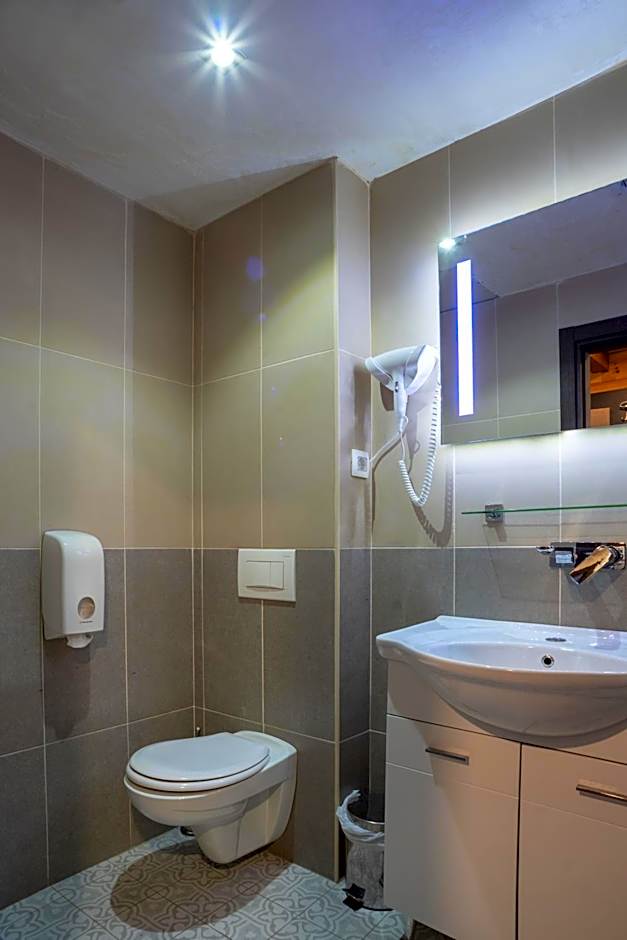 Hotel Enigma