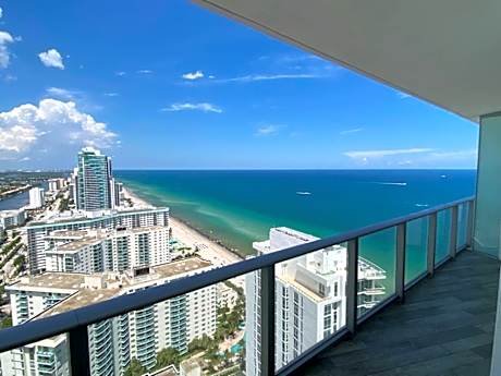 Luxury Beachfront Apartment in Lyfe Resort