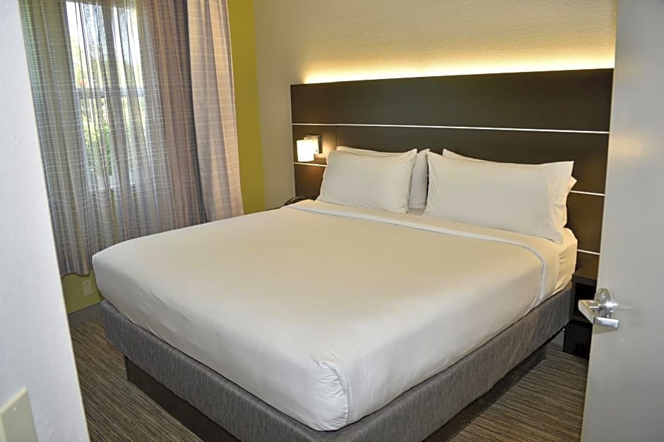Holiday Inn Express Windsor Sonoma Wine Country By IHG