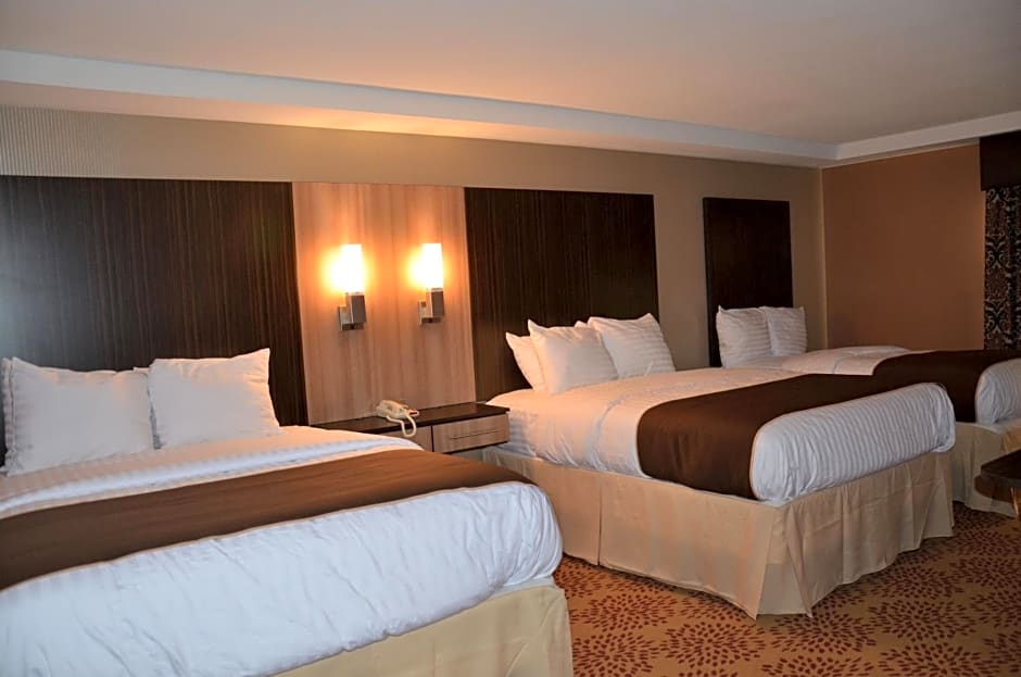 Aashram Hotel by Niagara River