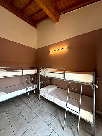 Bed in 4-Bed Mixed Dormitory Room