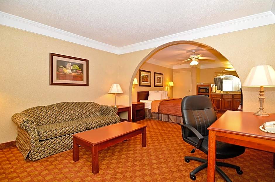 Peach State Inn & Suites