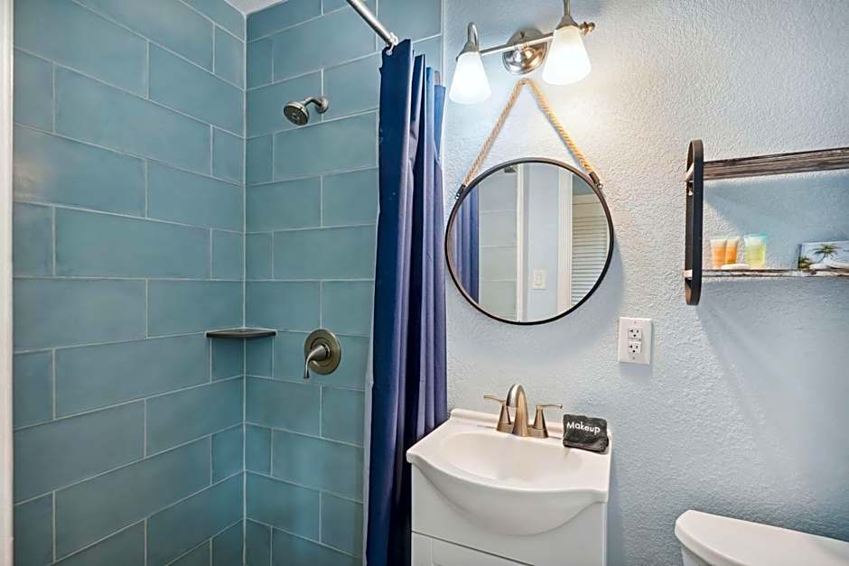 Upham Beach Inn - #2 Studio