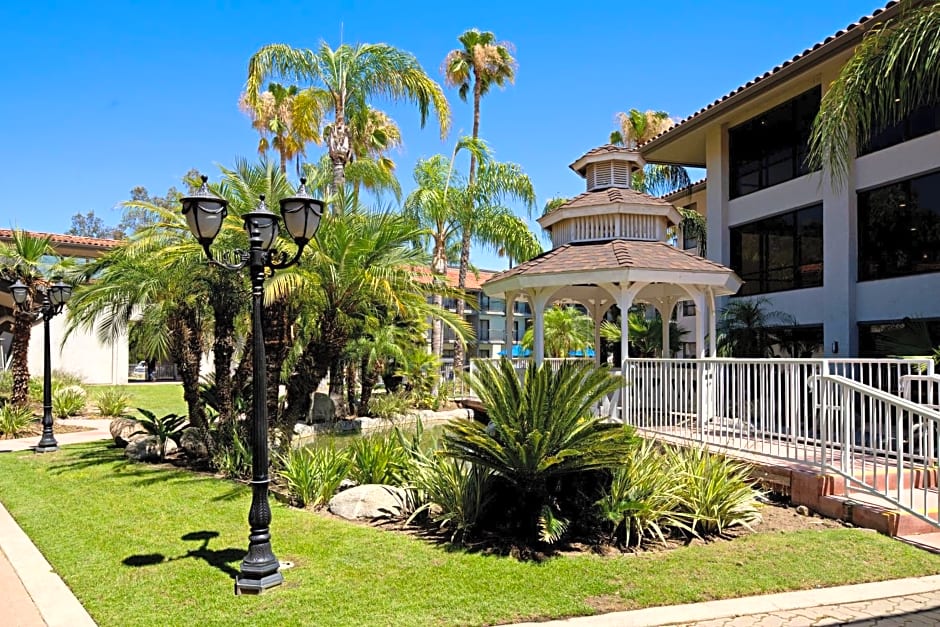 DoubleTree by Hilton Bakersfield