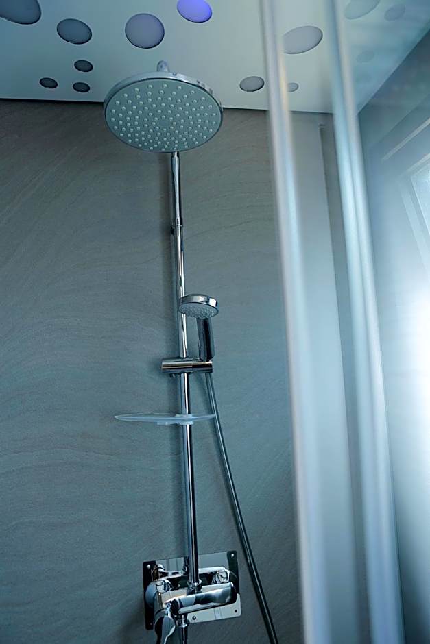 hu Park Albatros village