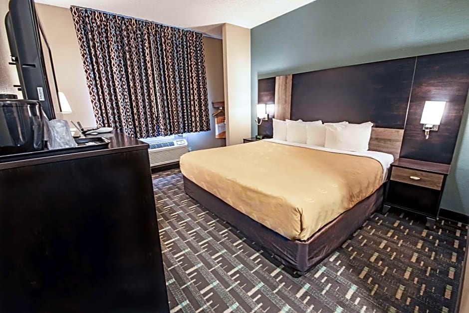Quality Inn Galesburg near US Highway 34 and I-74