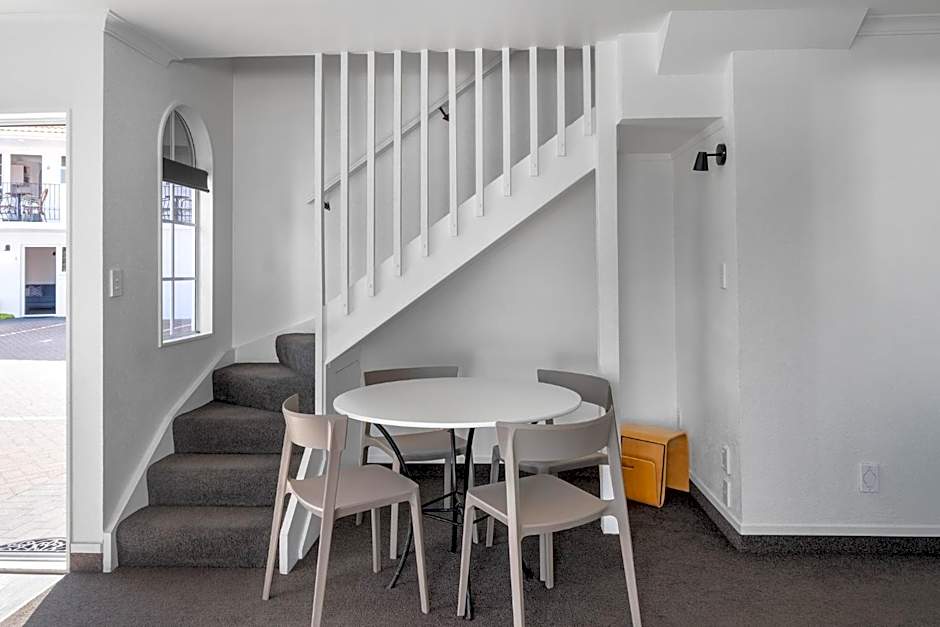 The Mission Belle Motel