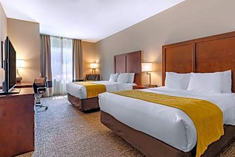 Queen Suite with Two Queen Beds and Sofa Bed - Non-Smoking