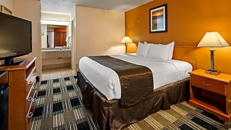 Queen Room with Bathtub - Disability Access/Non-Smoking