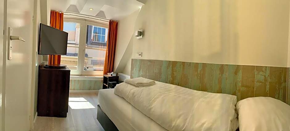 Budget Hotel Damrak Inn