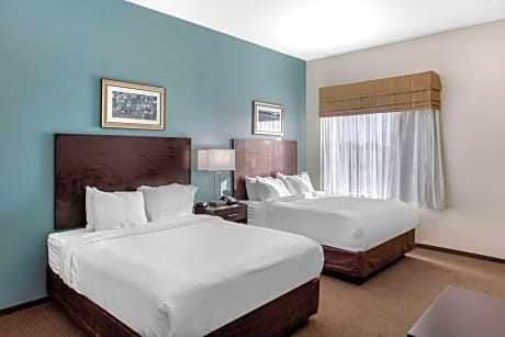 1 Queen Bed, Efficiency, Suite, Nonsmoking, Accessible