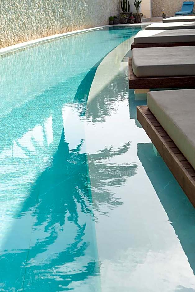 TenSuites - Adults Only