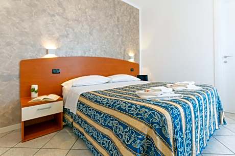 One-Bedroom Apartment (4 Adults)