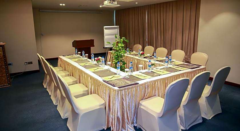 Versailles by Vieras Hotel