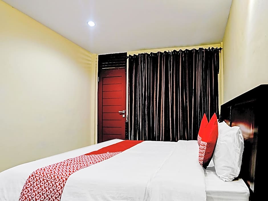 OYO 90331 Hotel Toba Shanda