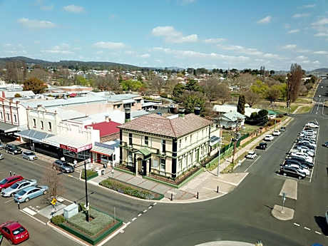 The Bank Guesthouse Glen Innes