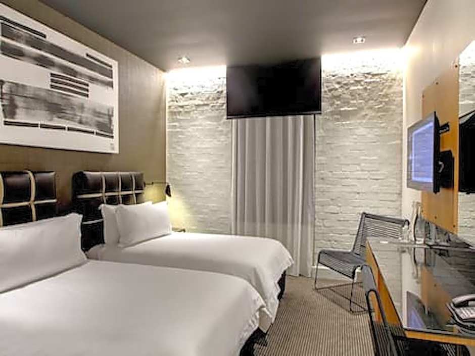 Century City Hotel Urban Square
