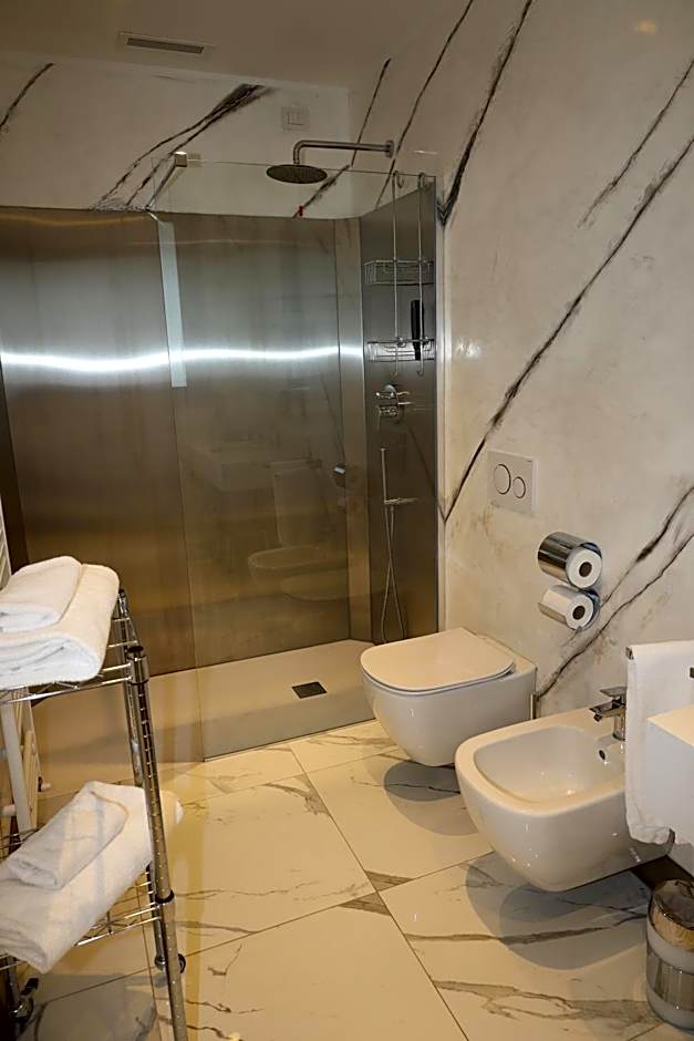 One Hotel & Restaurant