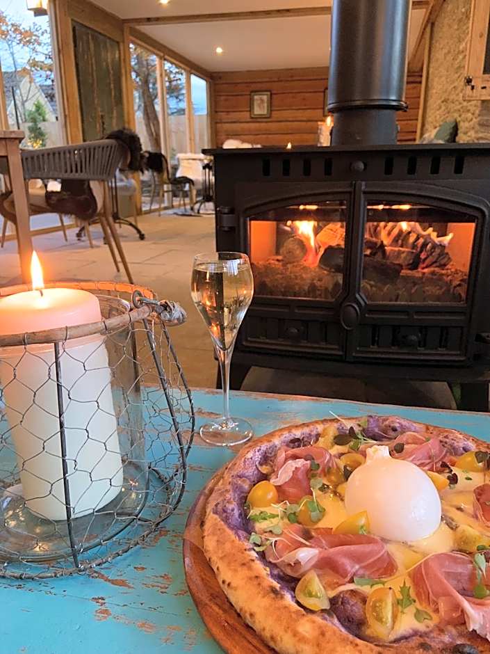 Cat and Custard Pot Inn