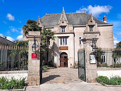 Hôtel De La Barbacane