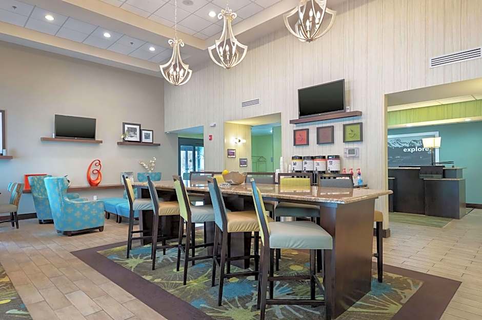 Hampton Inn & Suites Adairsville-Calhoun Area