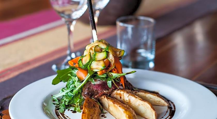 HillsNek Safari Camp