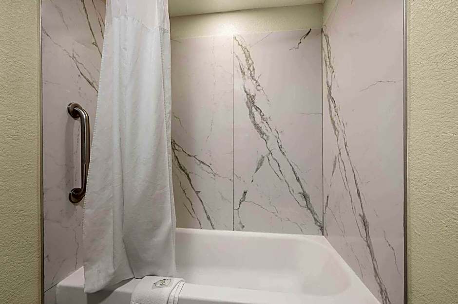 Quality Inn Pelham I-65 exit 246