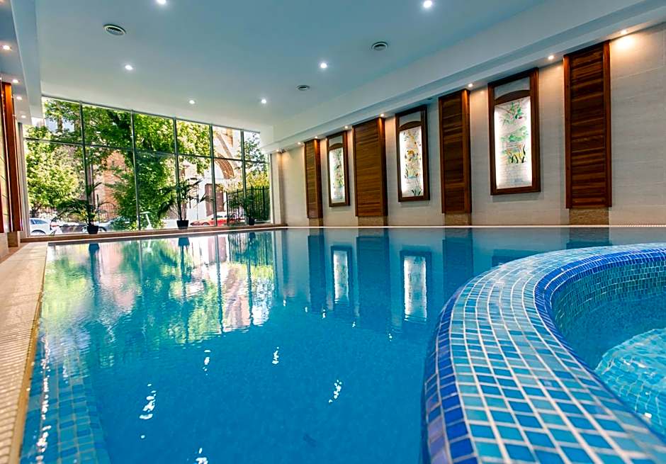 Lion'S Garden Hotel
