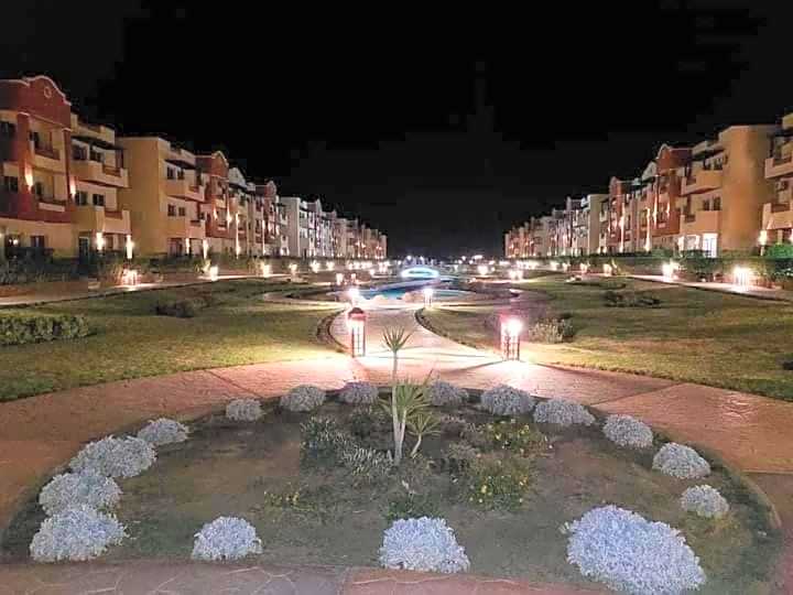 لاسرينا عيون موسي راس سدر أرضي بجاردن فيو بحر وعلي البيسين للعائلات فقط