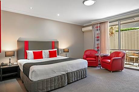 Deluxe King Room
